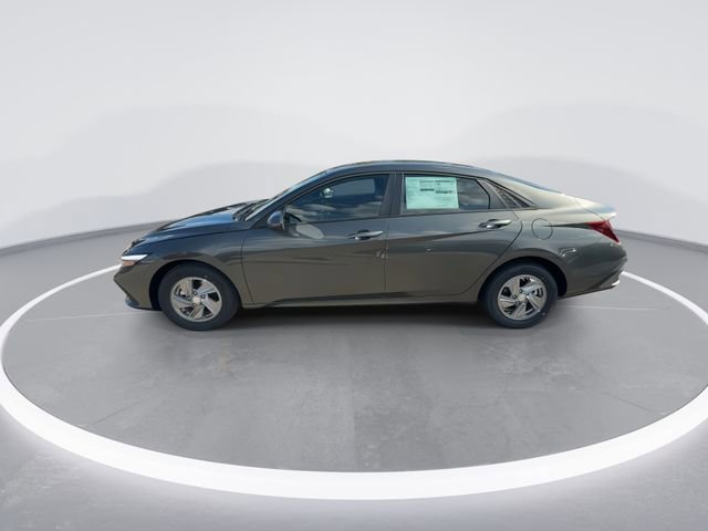 New 2026 Hyundai Elantra SE FWD image 5