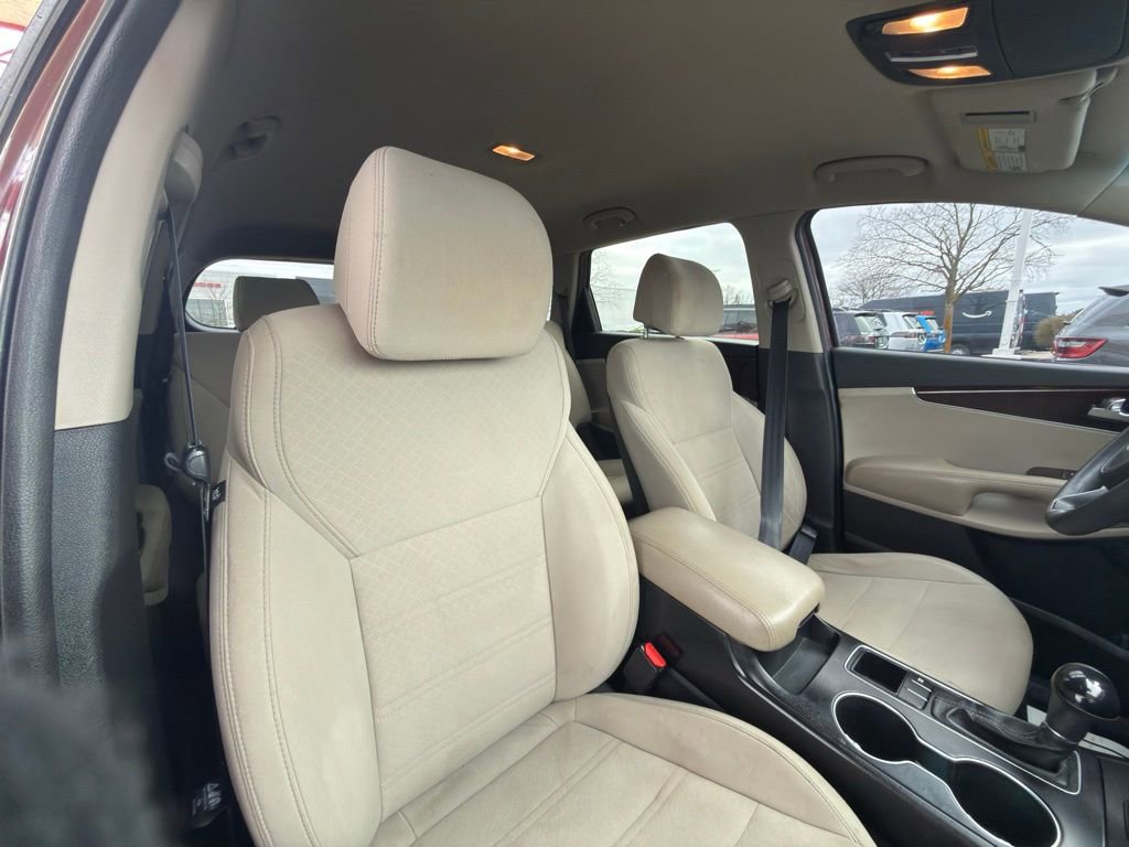 Used 2017 Kia Sorento LX image 29