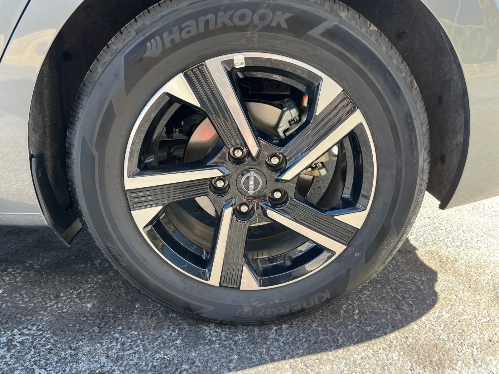 Used 2025 Nissan Sentra SV image 28