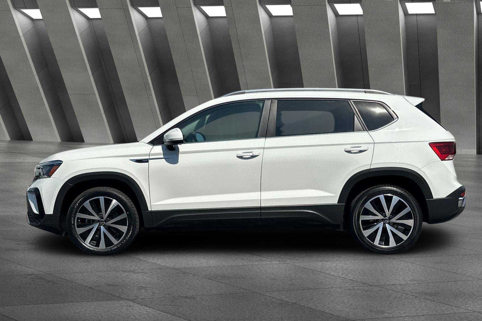 Used 2022 Volkswagen Taos SE image 7