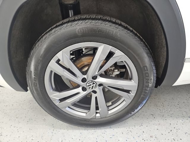 Used 2024 Volkswagen Atlas Cross Sport SEL R-Line AWD/4WD image 7