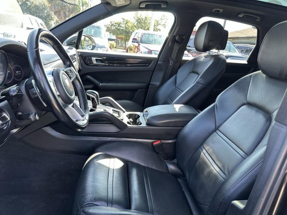 Used 2020 Porsche Cayenne image 12