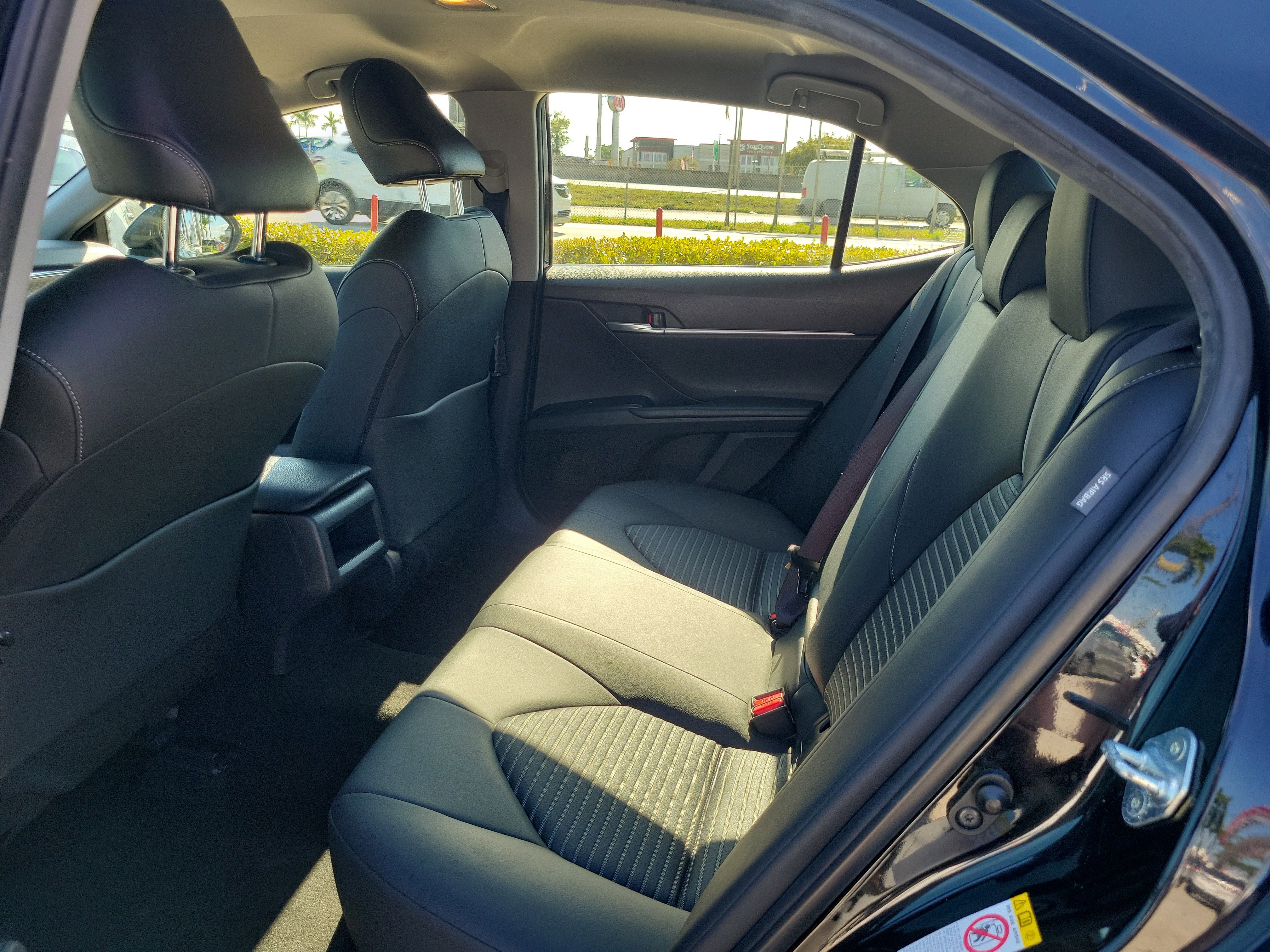 Used 2018 Toyota Camry SE image 18