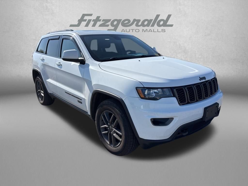 Used 2016 Jeep Grand Cherokee Laredo 75th Anniversary image 10