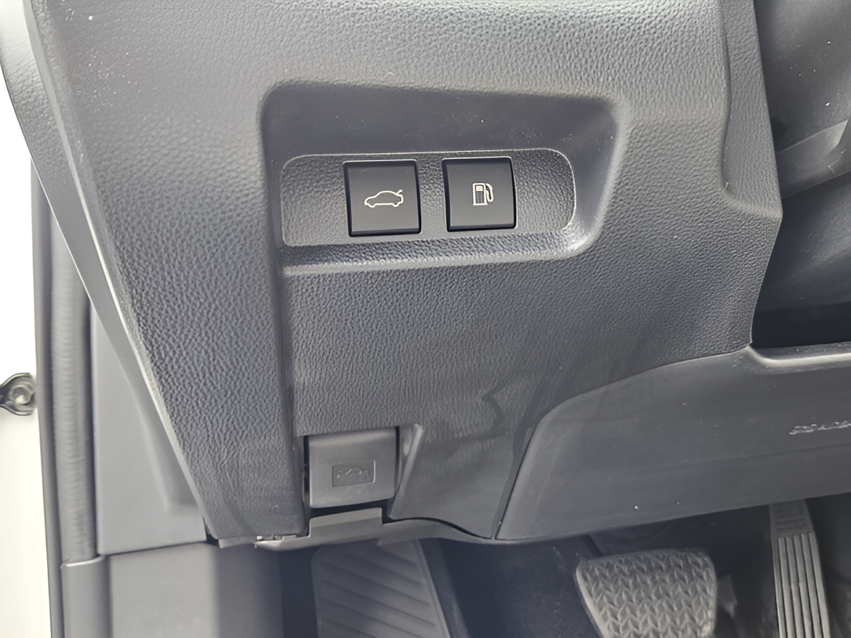 Certified 2023 Toyota Crown AWD/4WD image 16