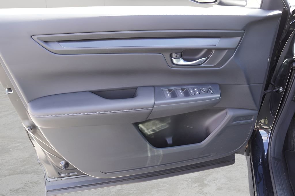 Used 2025 Honda CR-V LX image 13