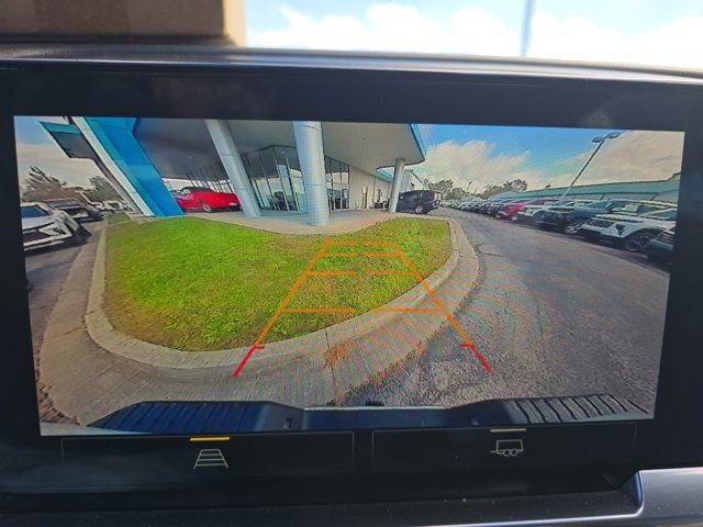 Used 2024 Chevrolet Silverado 2500 LT AWD/4WD image 39