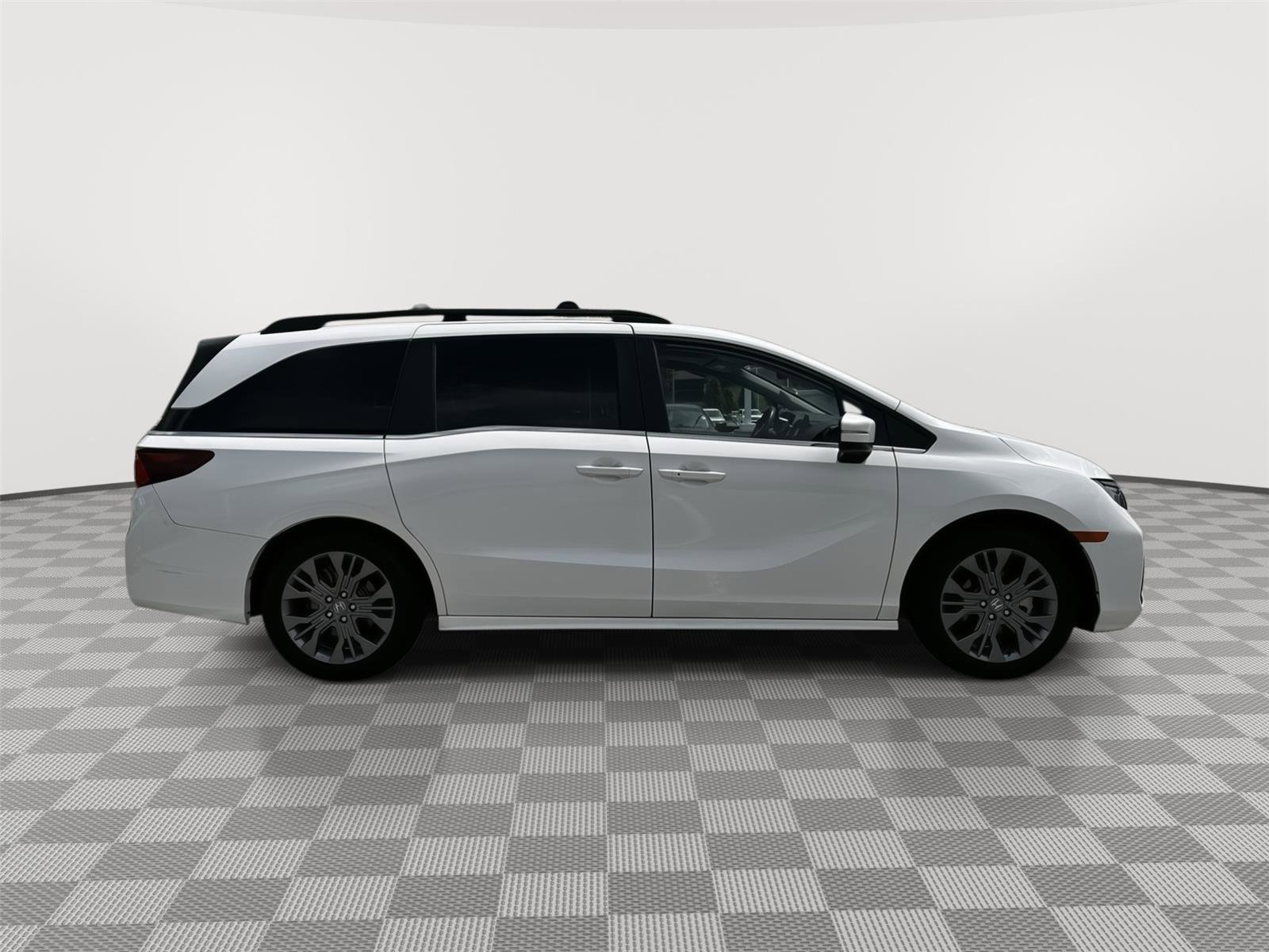 Certified 2025 Honda Odyssey Touring image 5