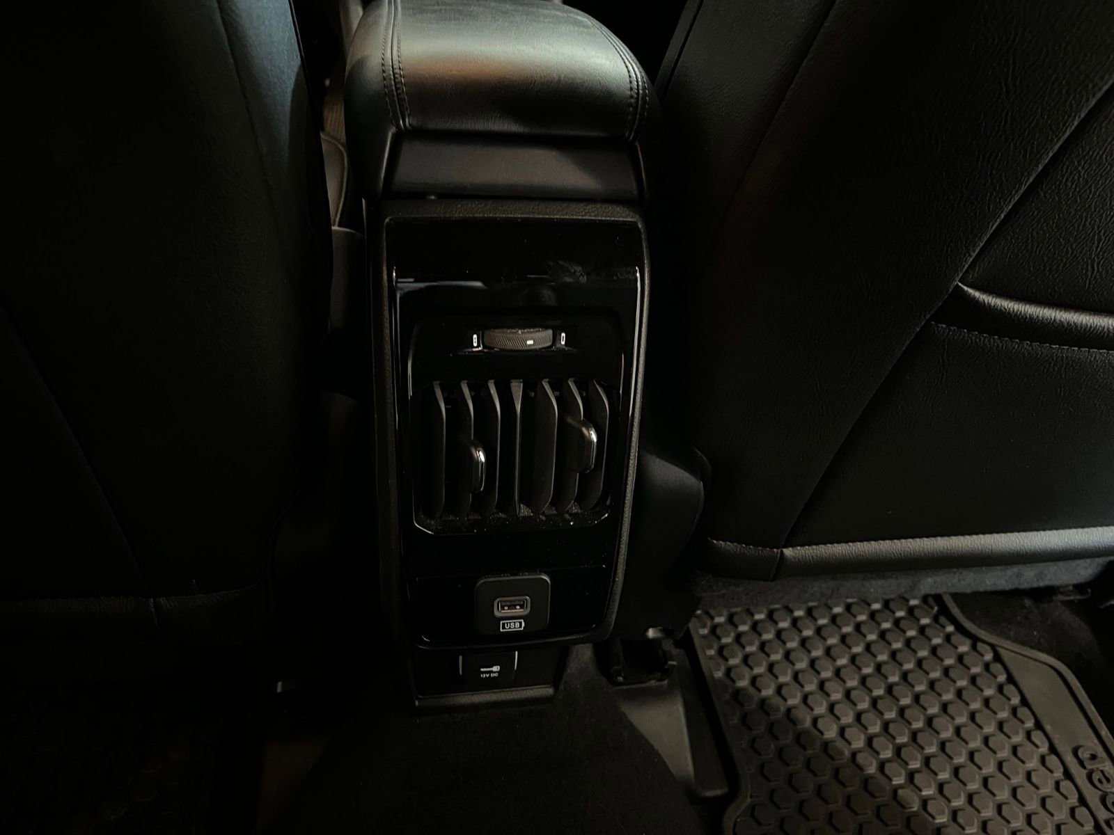 Used 2025 Jeep Compass Trailhawk AWD/4WD image 23