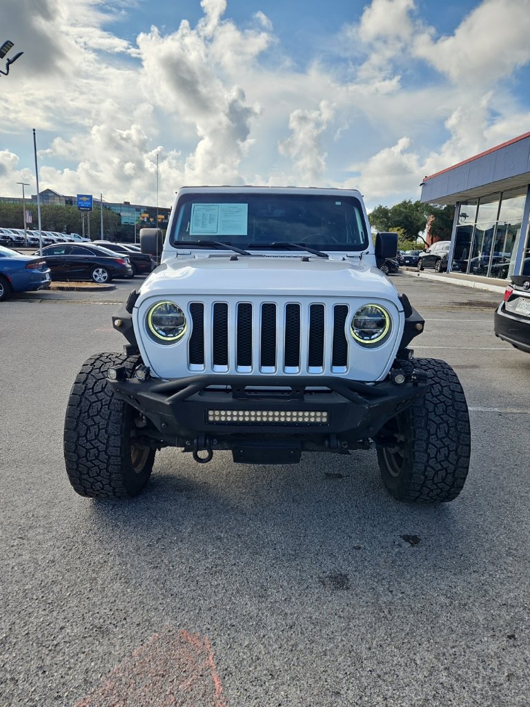 Used 2018 Jeep Wrangler Unlimited Sahara AWD/4WD image 2