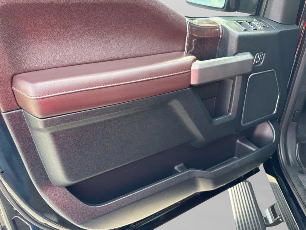 Used 2017 Ford F150 Platinum w/ Equipment Group 701A Luxury image 43