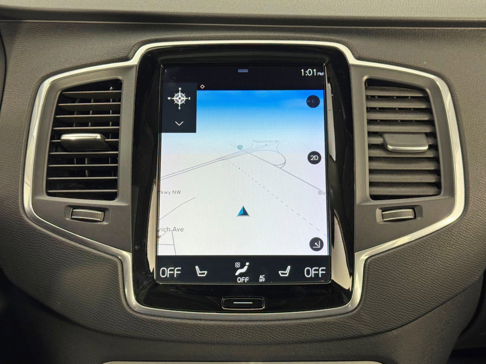 Used 2018 Volvo XC90 T8 Momentum w/ Convenience Package AWD/4WD image 24