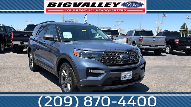 Certified 2021 Ford Explorer XLT w/ Equipment Group 202A AWD/4WD image 1