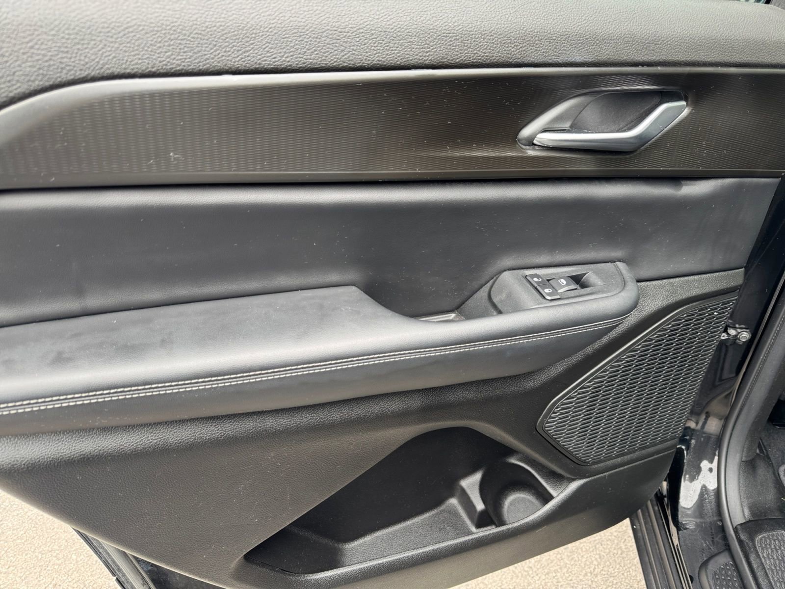 Used 2023 Jeep Grand Cherokee L Laredo w/ Luxury Tech Group I AWD/4WD image 17