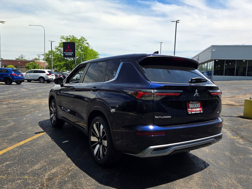 New 2026 Mitsubishi Outlander SE AWD/4WD image 12