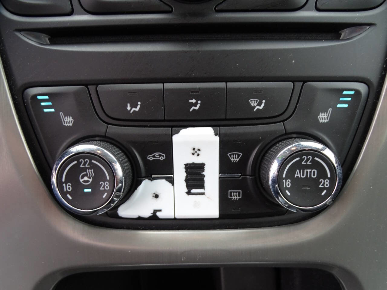 Used 2015 Buick Verano Leather FWD image 29