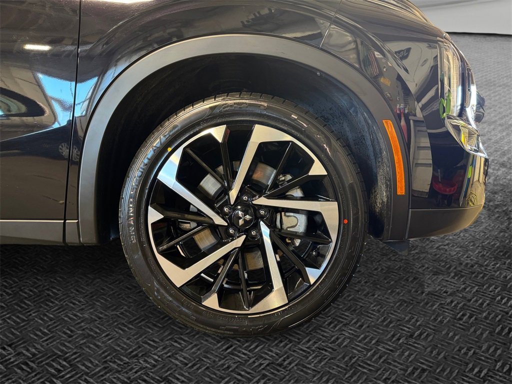 Used 2024 Mitsubishi Outlander SE image 11