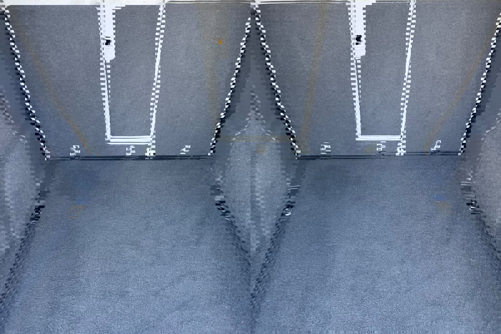 Used 2017 Land Rover Discovery Sport SE image 16