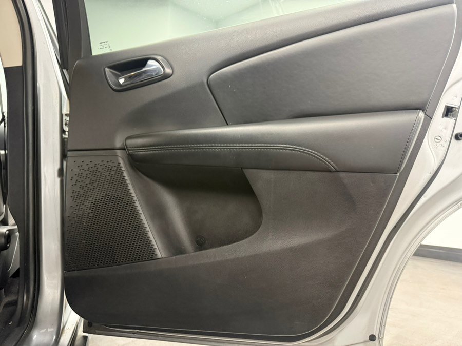 Used 2017 Dodge Journey SE w/ Flexible Seating Group FWD image 35