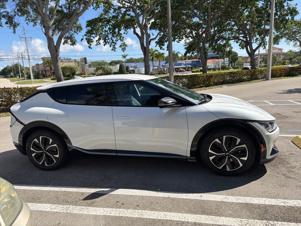 Used 2022 Kia EV6 Wind image 2