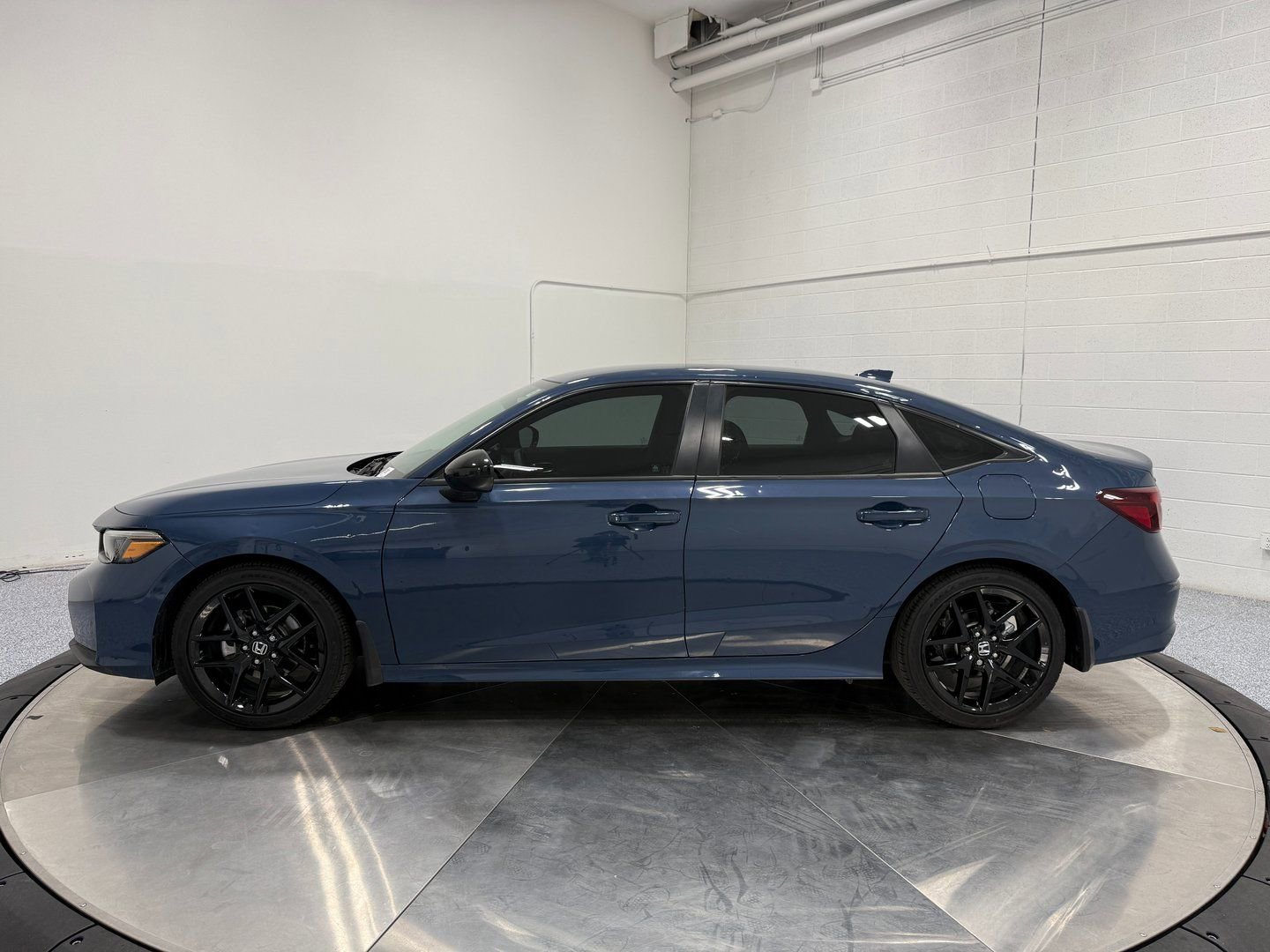 Used 2025 Honda Civic Sport image 4