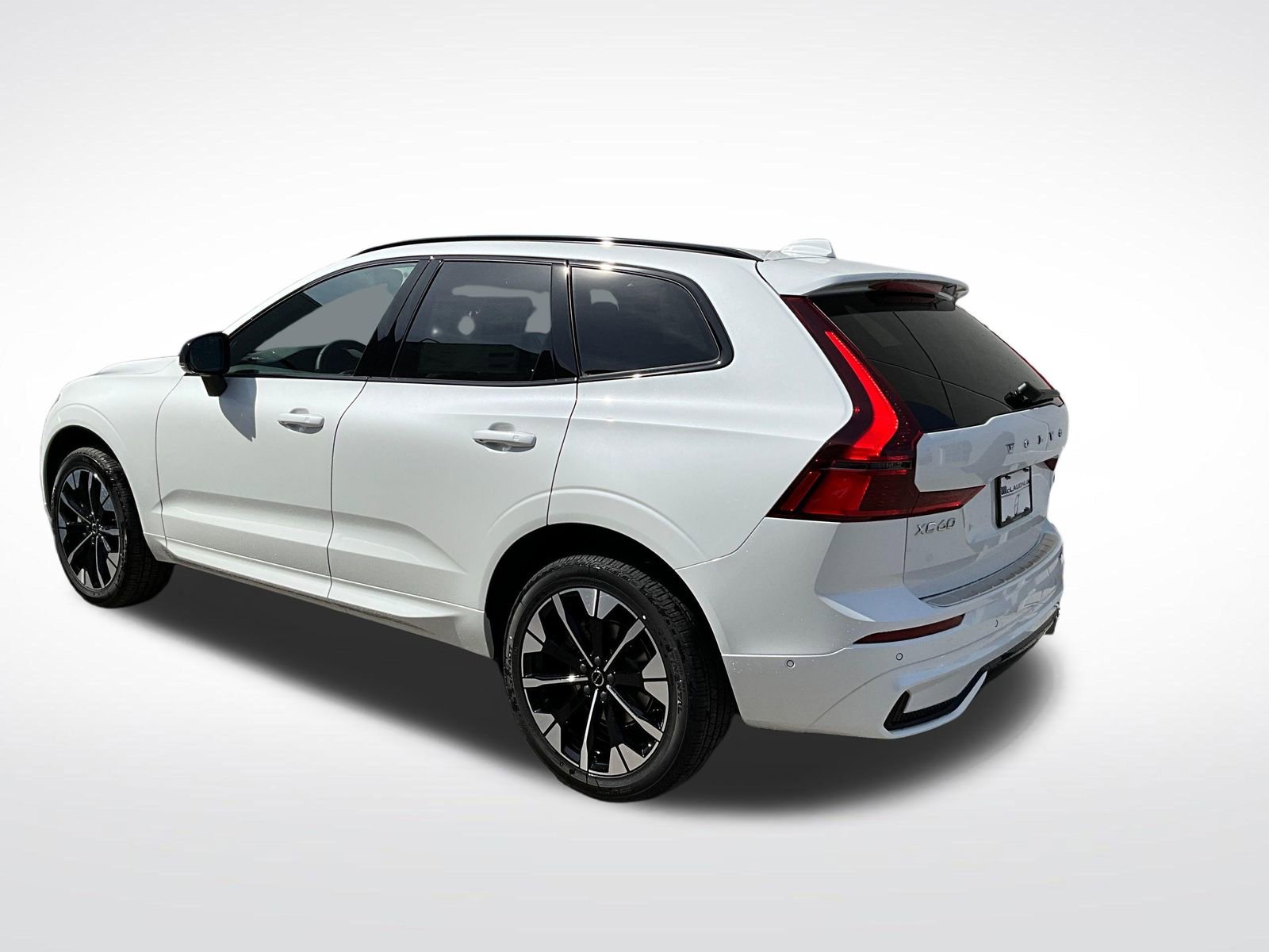 New 2026 Volvo XC60 B5 Plus w/ Climate Package AWD/4WD image 3