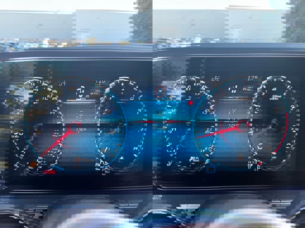 Used 2022 Mercedes-Benz GLE 350 4MATIC w/ Premium Package image 19