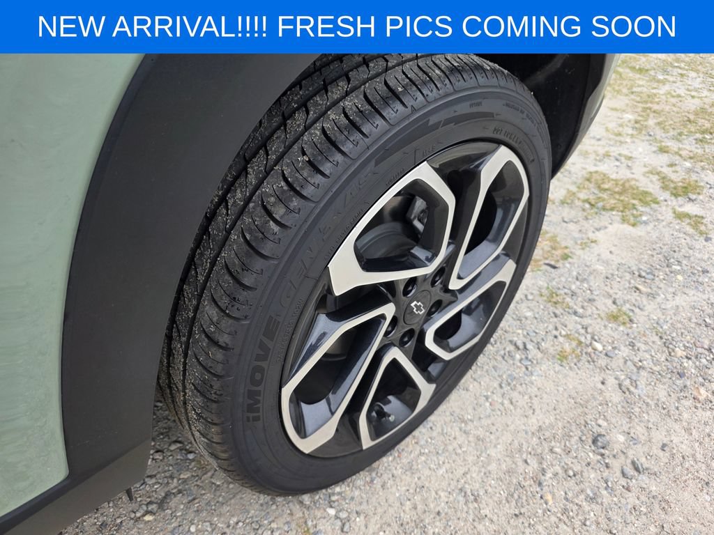 Used 2024 Chevrolet Trax RS w/ Sunroof Package FWD image 7