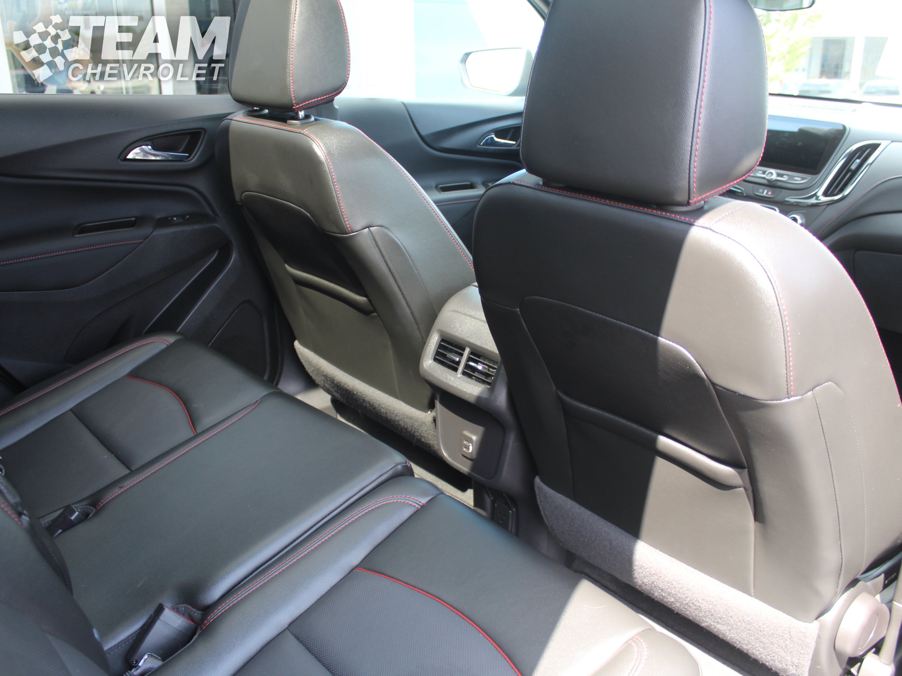 Used 2024 Chevrolet Equinox RS w/ RS Leather Package AWD/4WD image 24