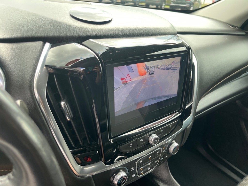Used 2021 Chevrolet Traverse LT image 15