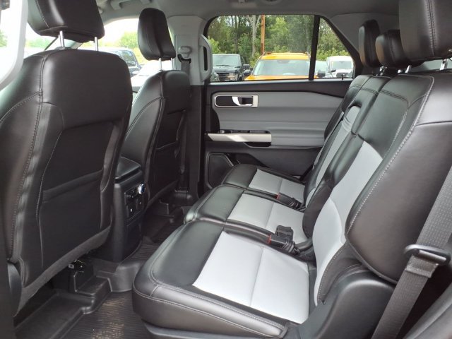 Certified 2023 Ford Explorer XLT w/ Equipment Group 202A AWD/4WD image 10