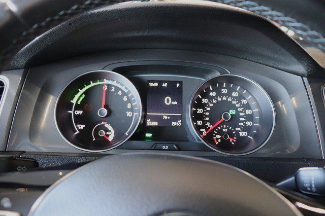 Used 2016 Volkswagen e-Golf SEL Premium image 35