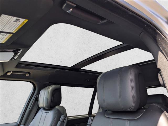 Used 2020 Land Rover Range Rover Long Wheelbase HSE image 17