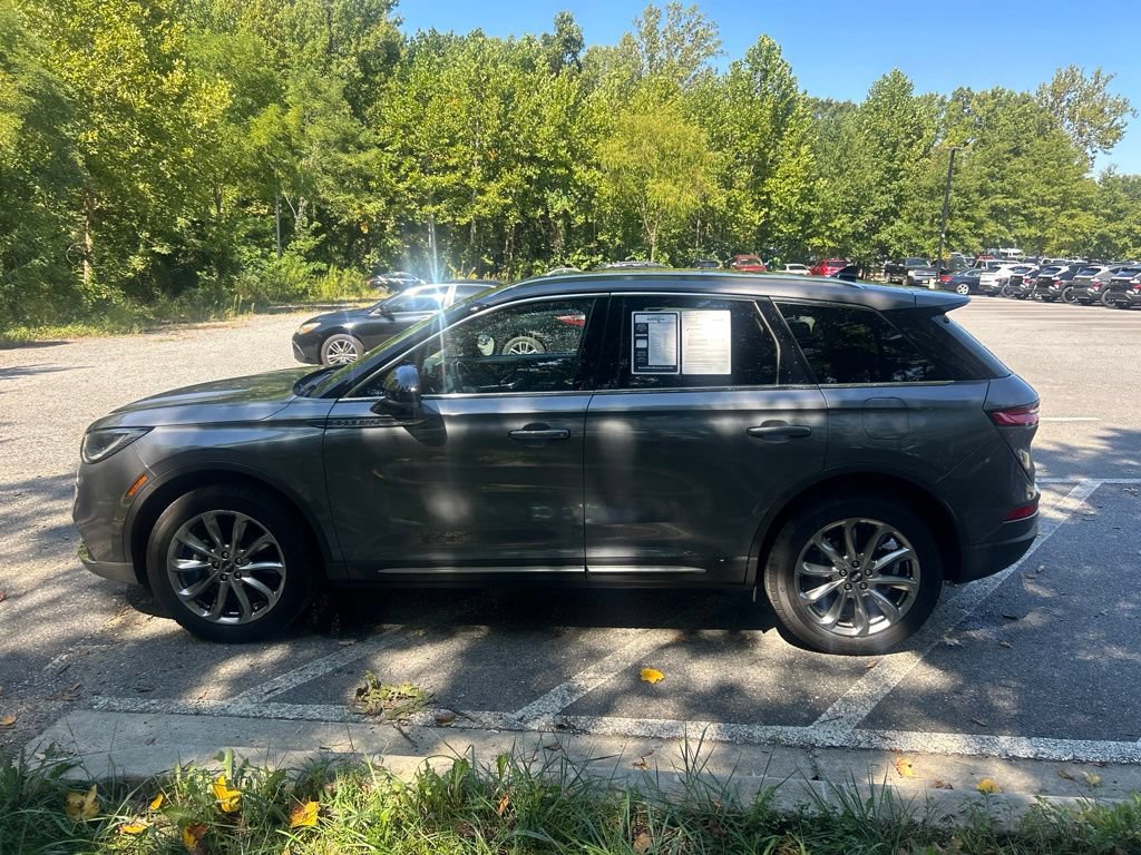Used 2022 Lincoln Corsair AWD w/ Premium Package image 7