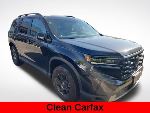 Used 2025 Honda Pilot TrailSport image 4