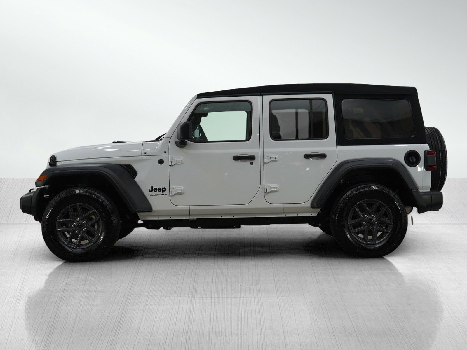 Used 2024 Jeep Wrangler Sport S image 2