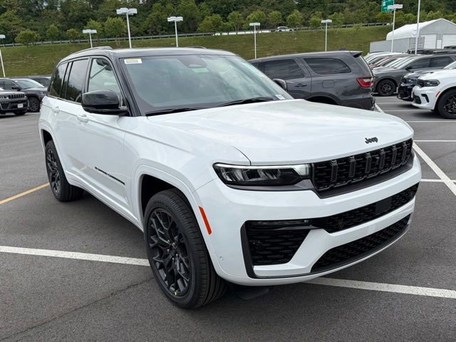 New 2026 Jeep Grand Cherokee Summit AWD/4WD image 2