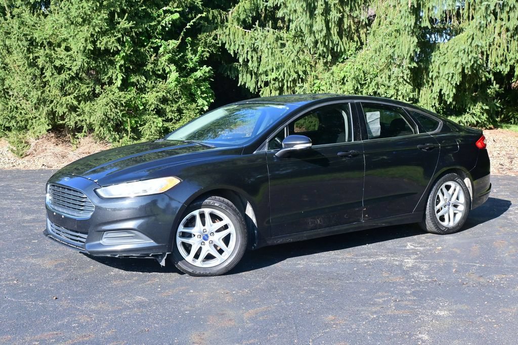 Used 2013 Ford Fusion SE FWD image 2
