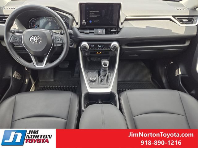 Used 2025 Toyota RAV4 XLE Premium AWD/4WD image 28