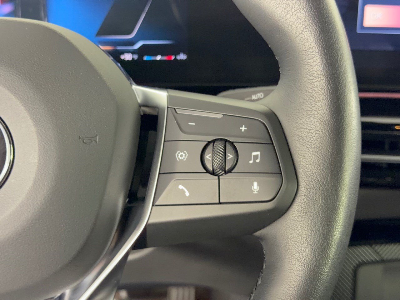 Certified 2026 BMW X2 xDrive28i AWD/4WD image 19