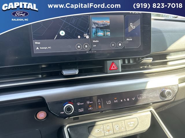 Used 2025 Kia Carnival SX FWD image 27