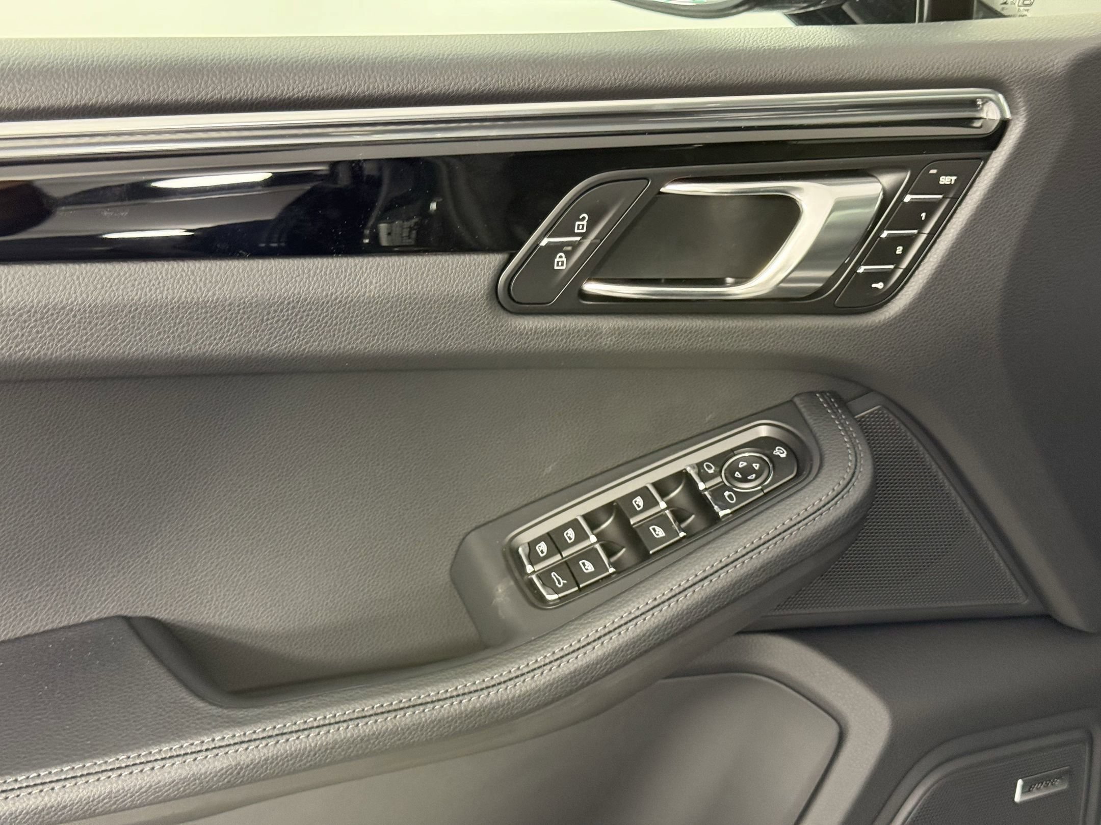 Certified 2026 Porsche Macan S AWD/4WD image 28