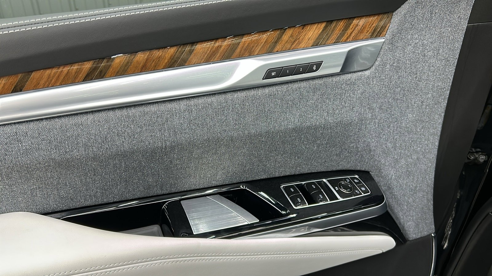 Used 2025 Cadillac Escalade Sport Platinum image 29