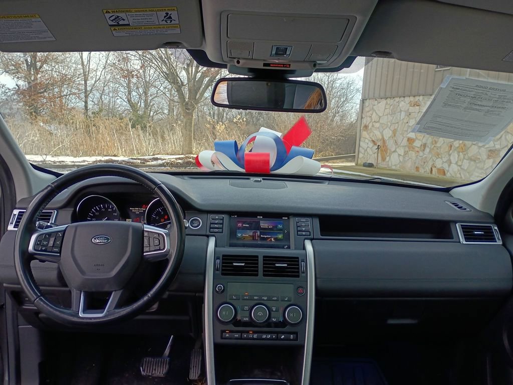 Used 2016 Land Rover Discovery Sport HSE image 17