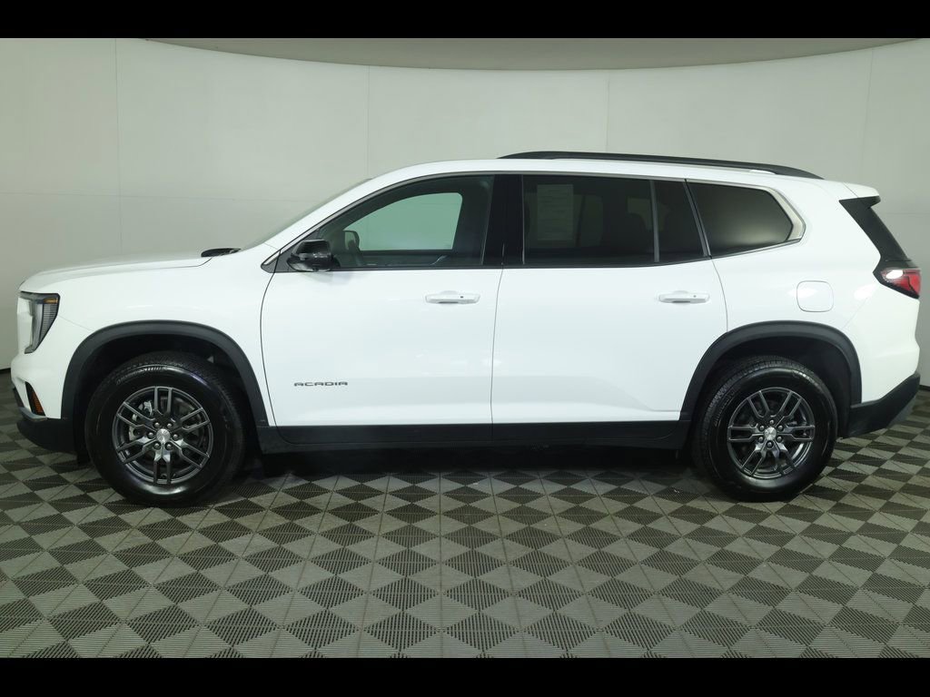 Used 2025 GMC Acadia Elevation image 17