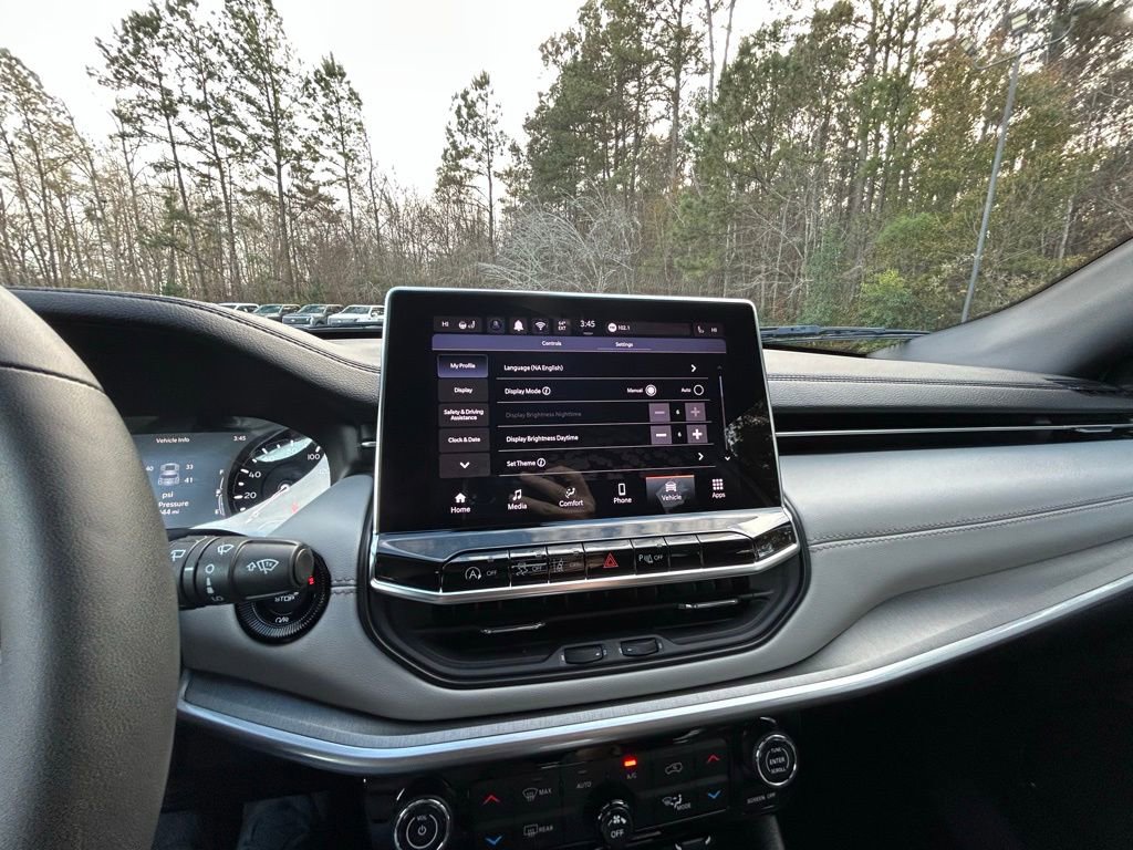 Used 2024 Jeep Compass Limited image 36