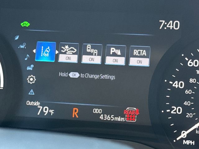 Used 2026 Toyota Sienna XLE FWD image 30