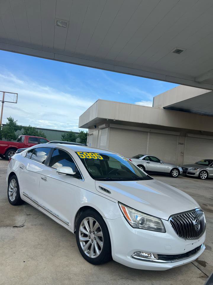 Used 2015 Buick LaCrosse Leather w/ Experience Buick Package FWD image 2