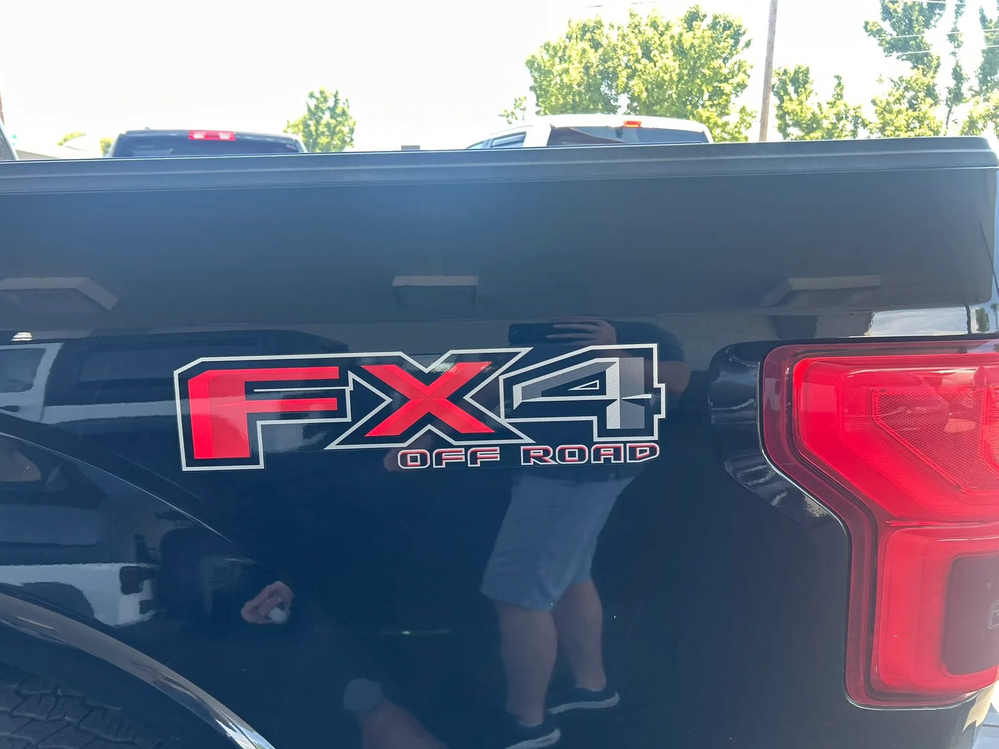 Used 2018 Ford F150 Platinum w/ Equipment Group 701A Luxury AWD/4WD image 18