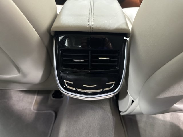 Used 2013 Cadillac XTS Premium FWD image 21